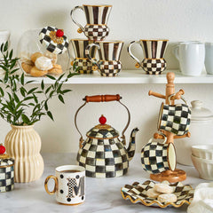 Iconic Black & White Courtly Check Enamel Tea Kettle 1,89L by MacKenzie-Childs