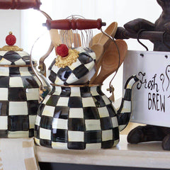 Iconic Black & White Courtly Check Enamel Tea Kettle 1,89L by MacKenzie-Childs